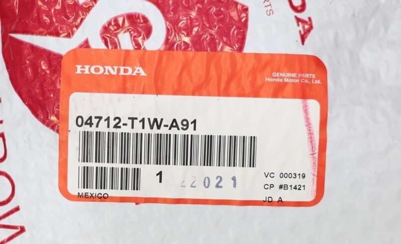 NEW OEM Honda Front Lower Bumper Cover 04712-T1W-A91 Honda CR-V