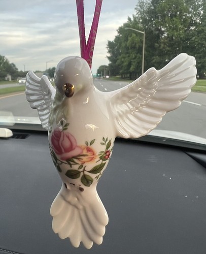 Royal Albert Old Country Roses DOVE OF PEACE Ornament In BOX - Picture 5 of 8