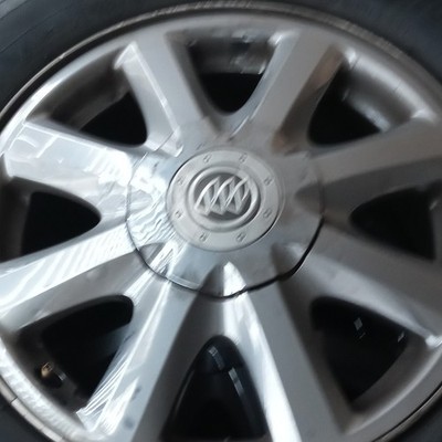 225/60r 16 Alloy Wheels With Center Cap In Good Condition