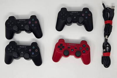 Lot 3 PlayStation 3 PS3 DualShock Controllers and 1 non DualShock ''All working''