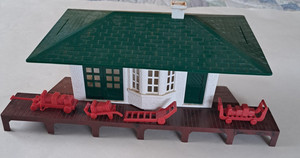 Vintage Plasticville Passenger Station with accessories