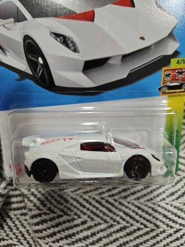 Hot Wheels 2024 Bianco Lamborghini Sesto Elemento # 204/250 HW Exotics # 4/10 - Foto 2 di 2