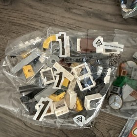 DAMAGED BOX LEGO Creator Expert Winter Toy Shop 10249 Village Station 10259 LOT