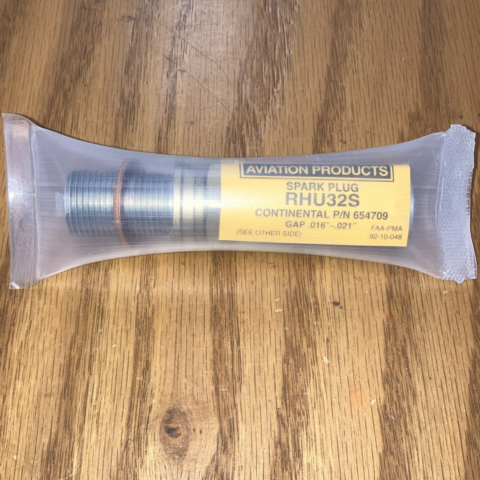 Champion Spark Plug P/N RHU32S. Applicable To TSIOL-550A  B