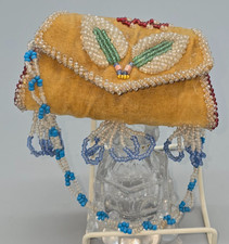 Antique Iroquois Nation 5.25x3" BEADED LINED CHANGE PURSE w/"STRAP", CLOSURE