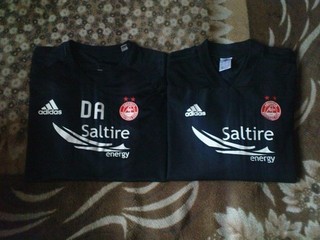 TWO FOOTBALL SHIRT ABERDEEN FC TRAINING 2017 2018 SIZE L & M