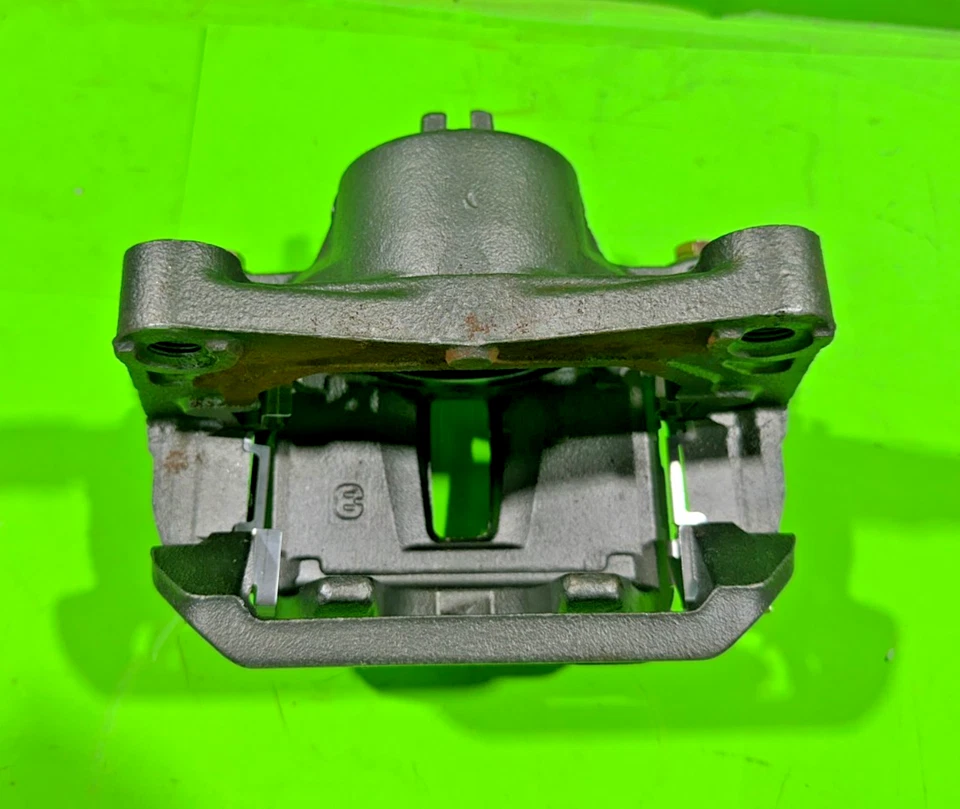 Aftermarket Brake Caliper L2877 Front Right Fits 2003–2005 Infiniti FX35 FX45 - Image 3 of 4