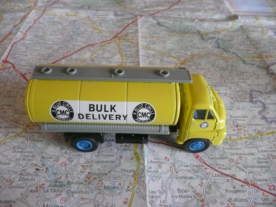 BEDFORD S Type Citerne Bulk Delivery Ancienne VANGUARDS 1/64 en boite - Photo 2/4