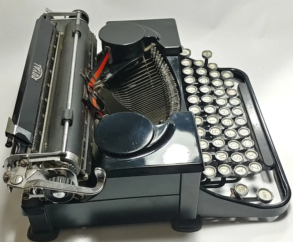 Antique ROYAL  Typewriter Black Portable "WORKS" - Image 3 of 4