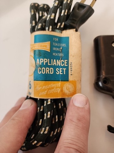 New Old Stock LEVITON HIGH LOW Appliance Cord Connector 15A-125V & 10A-250V - Picture 3 of 10