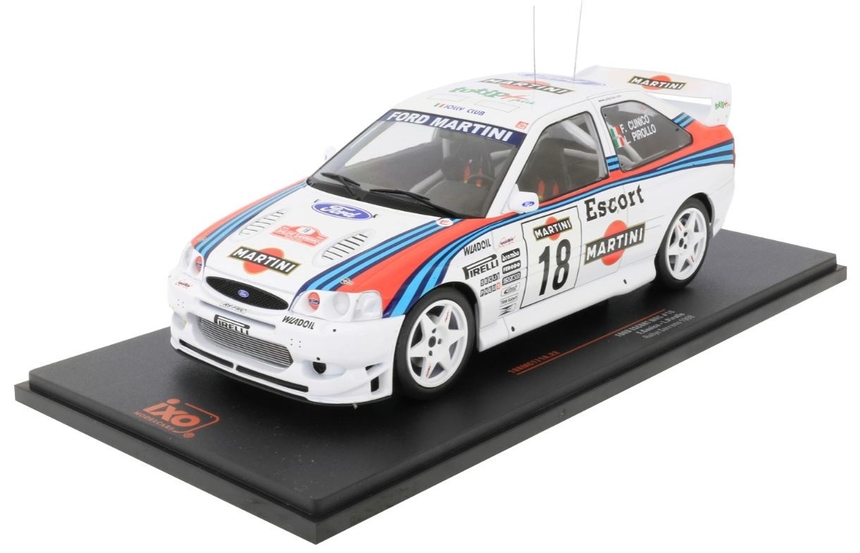 Ford Escort 1/18 Cunico Pirollo décoration bureau passionné