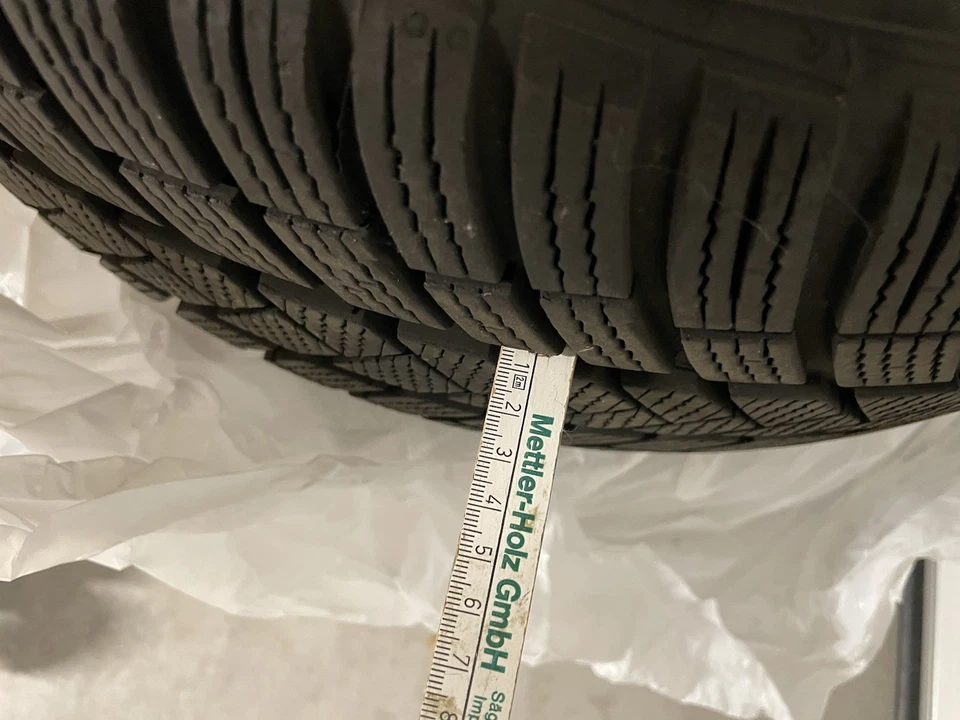 Winterreifen auf Alu-Felge, C-Klasse, T-Modell,  Mercedes Benz - Bild 3 von 4