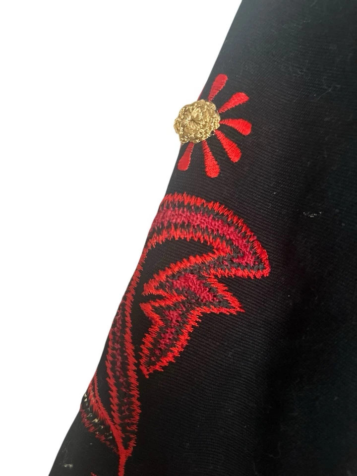 Chaqueta Negra Algodón Boho Roja Bordada Floral Artística Folclórica Longitud Media L Foto 4 de 4