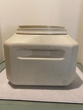 Plastic Dry Pet Food Storage Container-15 lbs capacity
