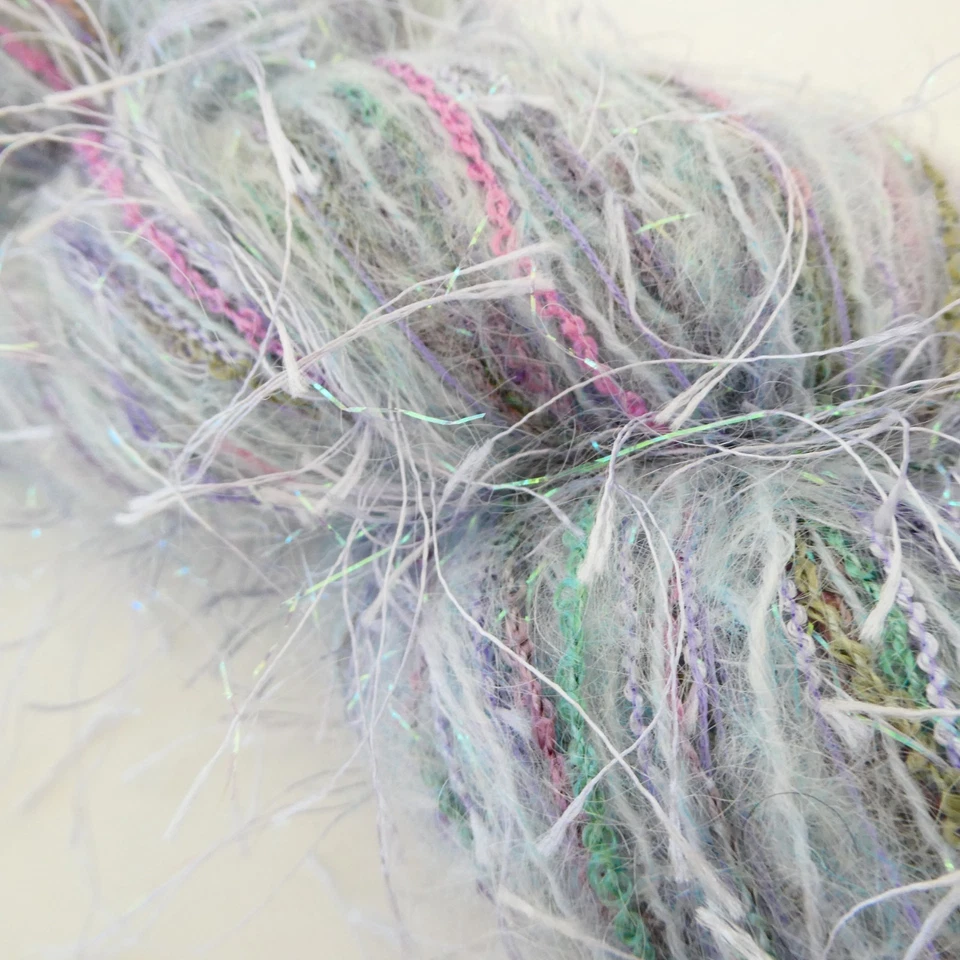 Ironstone Hilado Showstopper 308 Ducha de Flores 100yds 123g Gris Pastel Brillo Foto 2 de 4