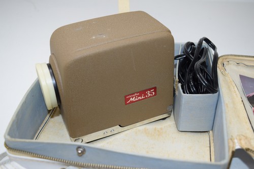Minolta Mini 35mm Slide Projector w/auto changer Made in JAPAN Vintage w/case - Picture 5 of 11