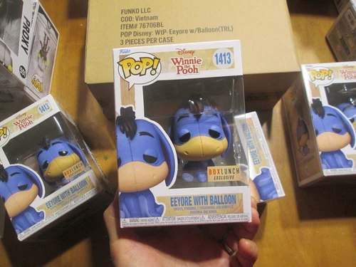 FUNKO POP DISNEY WINNIE THE POOH EEYORE WITH BALLOON # 1413 EXCLUSIVE BOX LUNCH