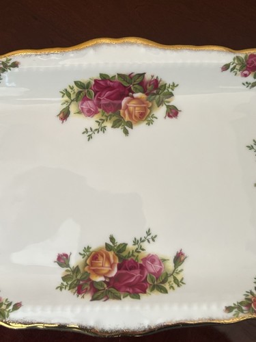 Royal Albert Old Country Roses Sandwich Tray - Picture 3 of 10
