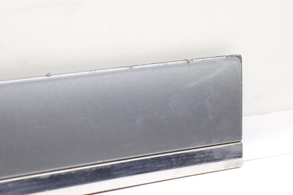 2009 - 2011 奥迪 A6 四轮车 - 右前下门成型/装饰 4F0853960J — 第 3/4 张图片