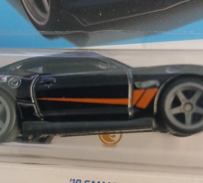 Hot Wheels '18 Camaro SS Black Orange HW Dream Garage 1:64 Diecast Car