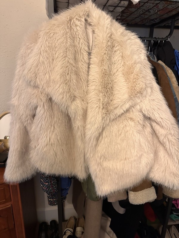 Women’s Beige Short Jacket Lined Relaxed Fit Hook & Eye Long Sleeve One Size