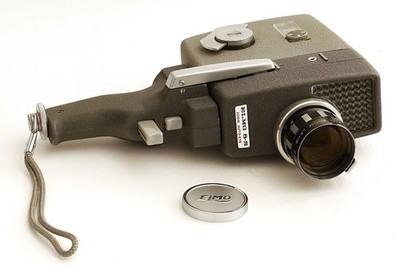 Elmo 8-S Zoom Auto-Eye 8mm Filmkamera mit Objektiv 1.8 / 10-30 mm - defekt !