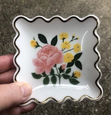 Rifle Paper Co Pink Roses Porcelain Scalloped Ring Dish Trinket Thailand 4" x 4"