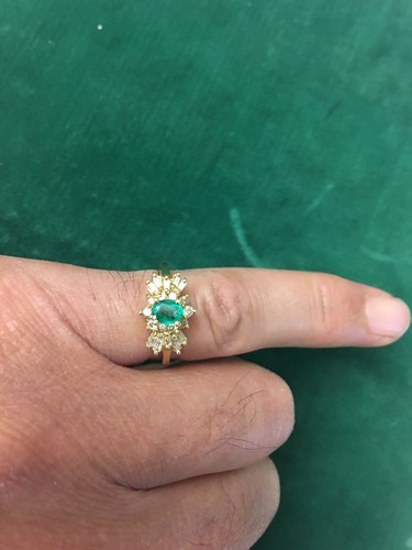 Vintage 14k Gold Colombian Emerald And Diamond Ring - Picture 2 of 8