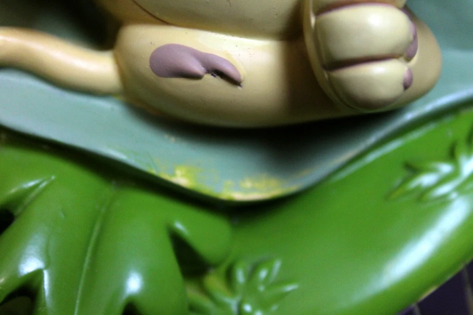 Lámpara Disney Baby Simba en Hoja 13" Hojas de Cachorro de León Metal Blanco Guardería Sin Pantalla Foto 4 de 4