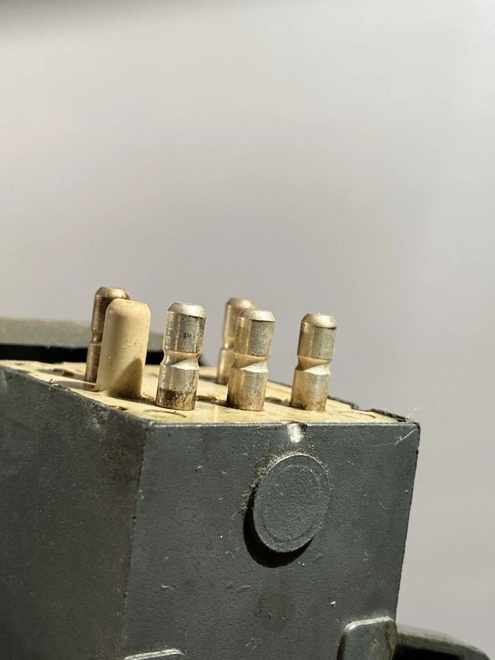 WINDSHIELD WASHER PUMP FOOT SWITCH Mercedes R107 W114 W115 W116 W108 W110 W111 + - Image 2 of 4