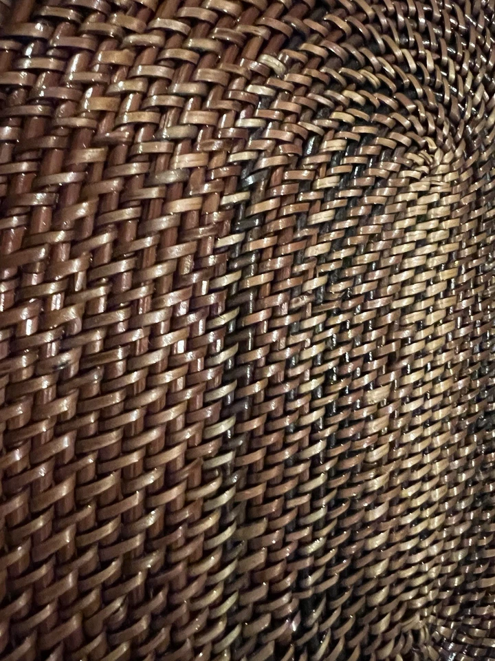 Beautifully Crafted Rattan Tray - Image 2 of 4