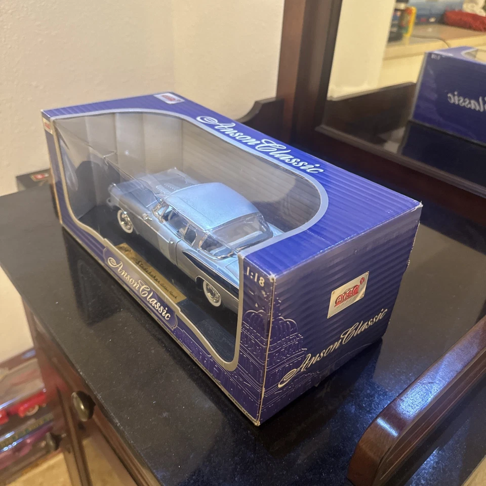 Vehículo Studebaker Golden Hawk 1957 plata colección Anson escala 1:18 NUEVO Foto 4 de 4