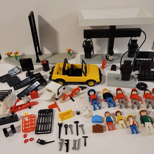 Vintage Playmobil 3434 Esso Petrol Gas Station Tire Service Set Lot Incomplete