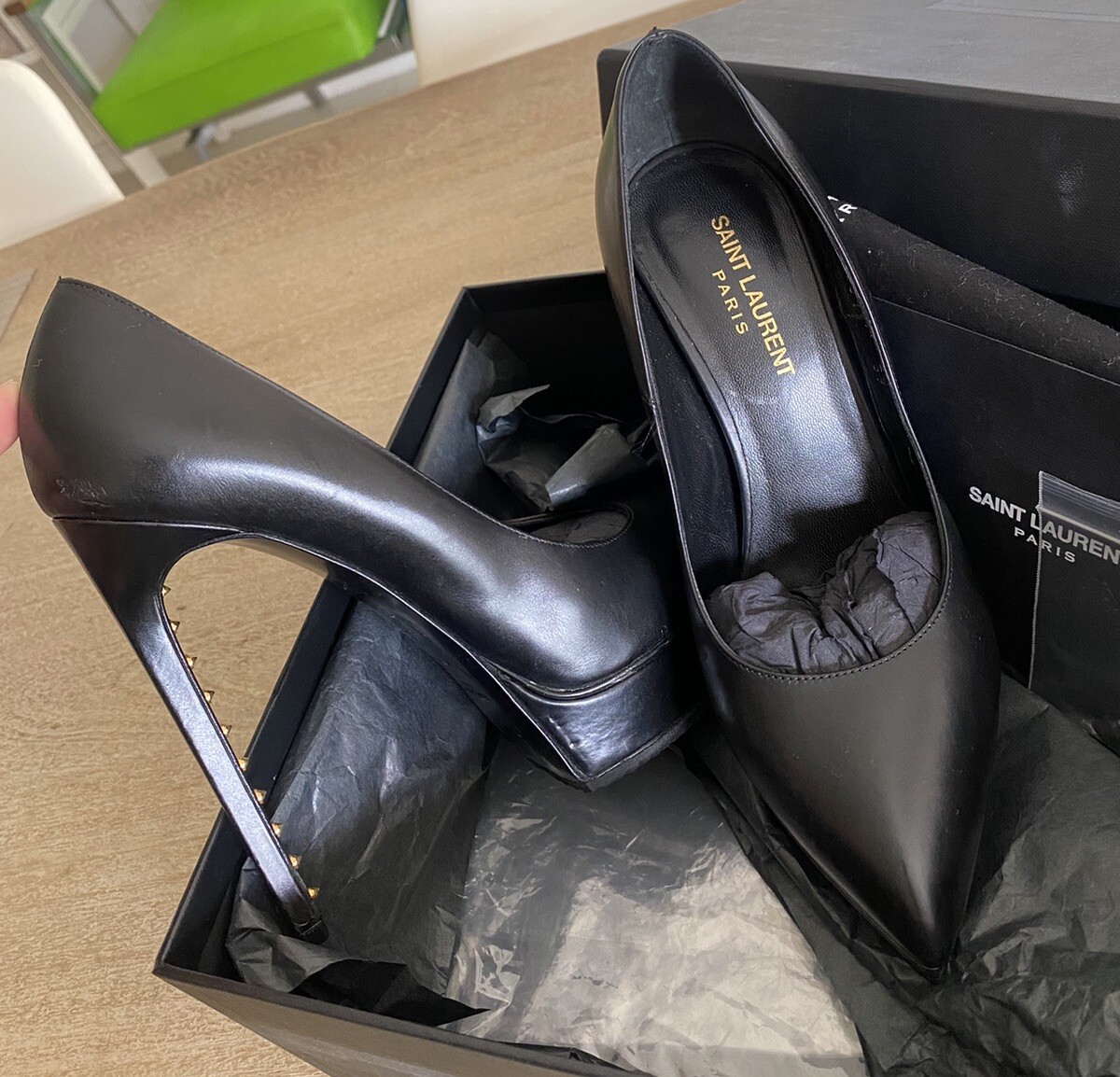 YSL Saint Laurent Janis decolte con borchie nere taglia 39