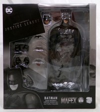 MAFEX No 222 DC Zack Snyder's Justice League Batman 1 12 Scale Figure New