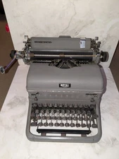 Royal Typewriter KMG Manual Vintage Retro Grey Magic Margin 1949 Nice Condition 
