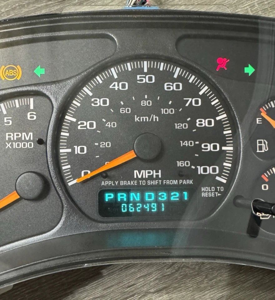 Cuadro de instrumentos Silverado Sierra Tahoe Yukon 1999-2002 tablero suburbano Foto 3 de 4