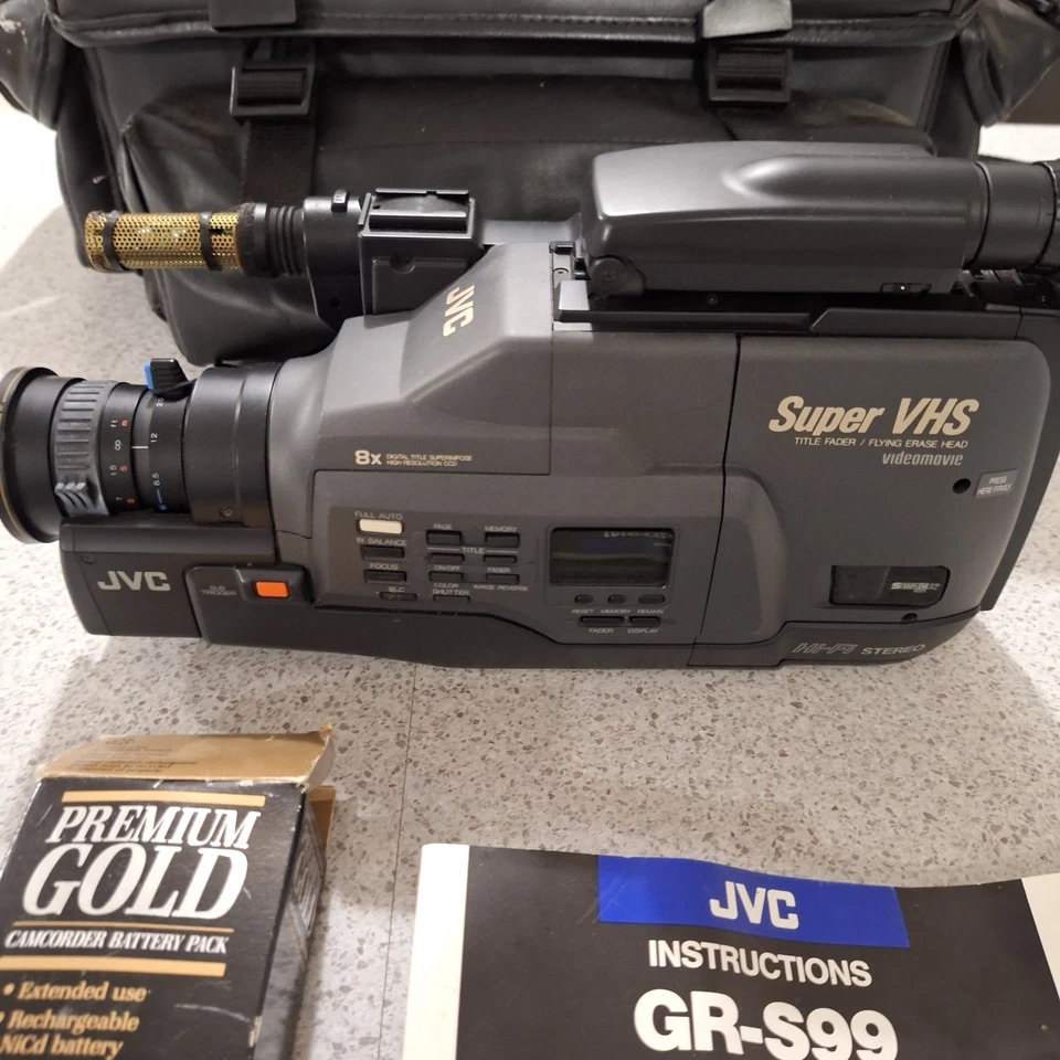 Vintage Retro JVC Super VHS GR-S99 Video Movie Camera 80s with Case. Parts Only - Image 2 of 4