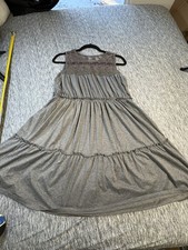 Gray Comfortable Sleeveless Women's Size M Dress with a Lace Floral Design