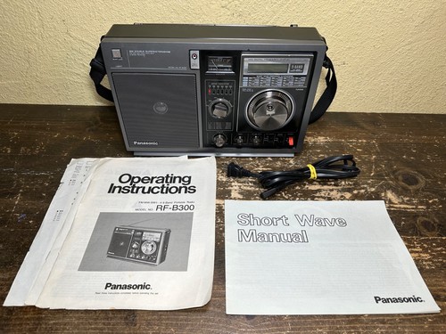 Radio ondes courtes 6 bandes Panasonic RF-B300 avec manuel et câble - Testée fonctionne très bien