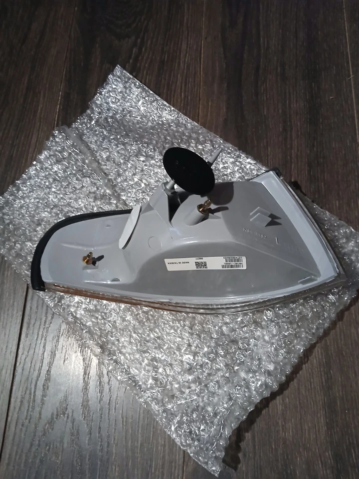 Left Driver Side LH Parking Marker Signal Light for 1994-1998 FORD MUSTANG new - Image 2 of 4