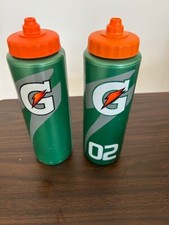 Gatorade 32oz Squeeze Sports Water Bottles Easy Grip Design Green w Lid Lot of 2