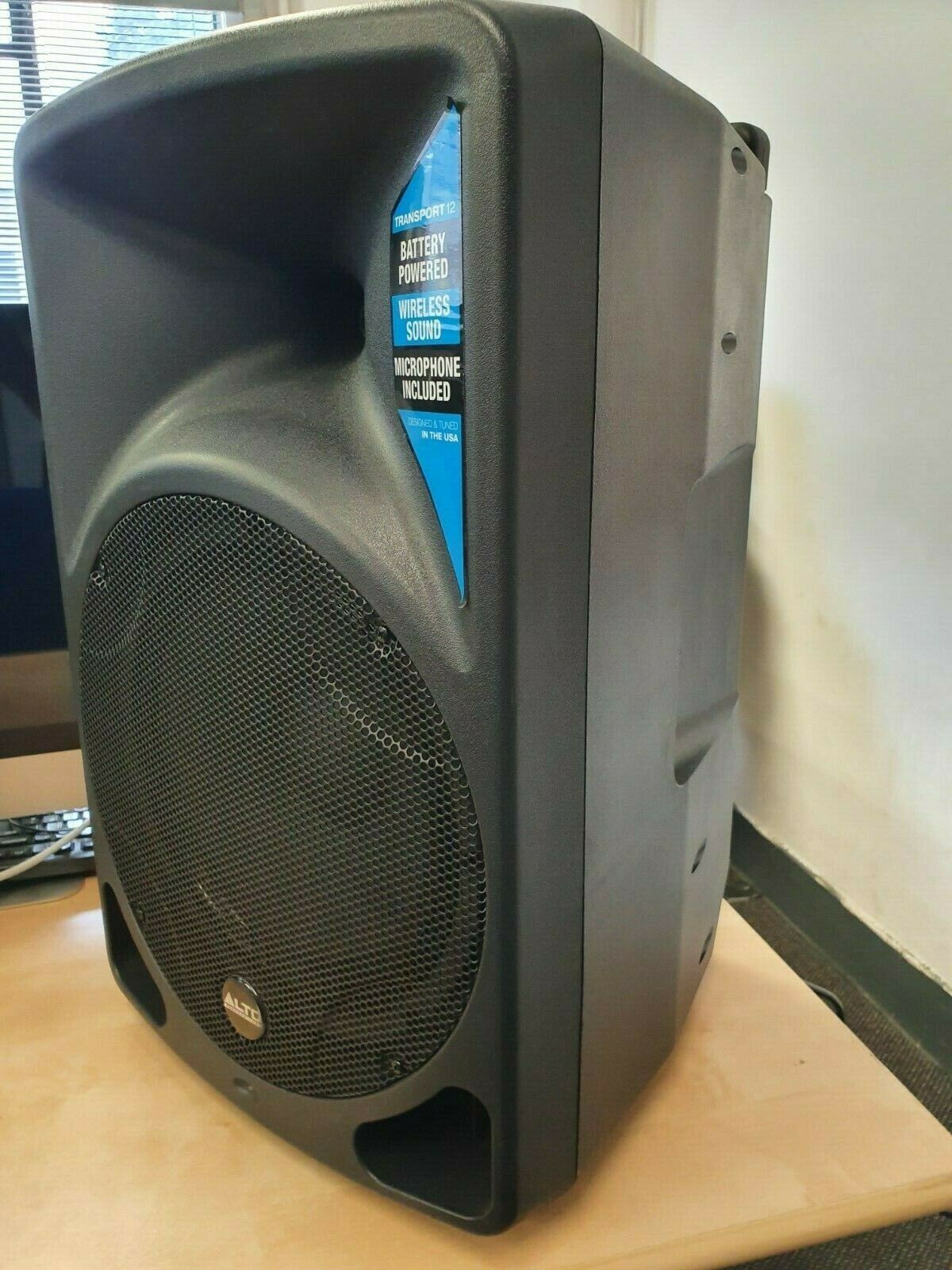 alto transport 12 portable pa system with wireless mic & usb