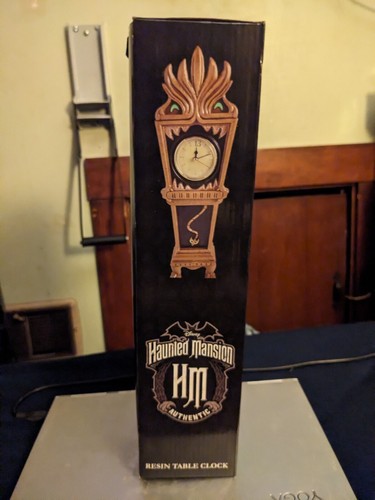 Disney The Haunted Mansion Grandfather Glow-In-The-Dark Resin Table Clock - Picture 9 of 11