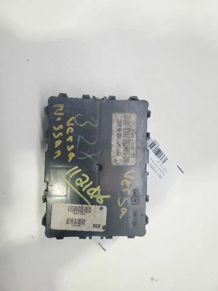 Nissan Versa 2010-2012, chasis ECM control de carrocería, 1,8 L, AT Foto 2 de 3