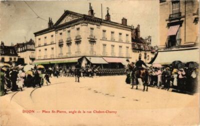 CPA DIJON - Place St-Pierre angle de la rue Chabot-Charny (175927)