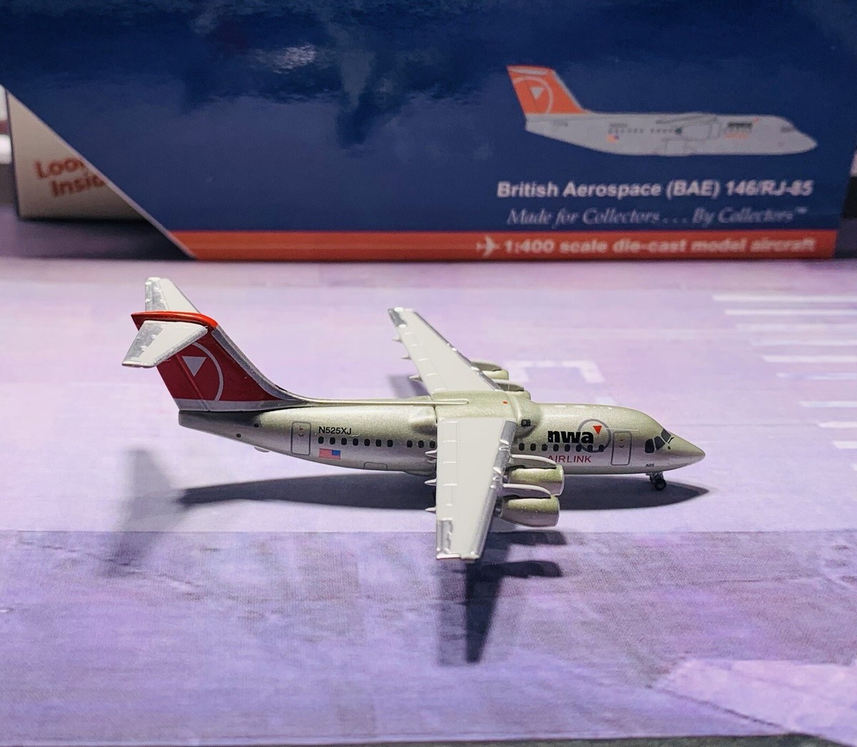 Gemini Jets 1:400 Northwest Airlink Avro RJ-85 REG: N525XJ Gemini Jets 1:400 Northwest Airlink Avro RJ-85 REG: N525XJ