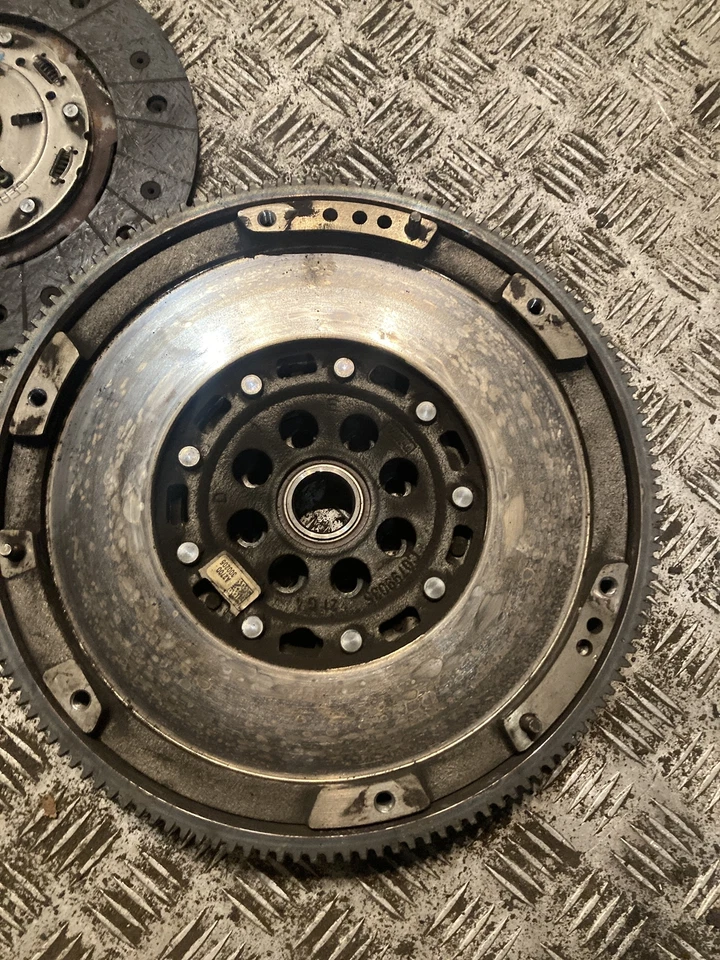 Kit embrague volante mercedes-benz cla 180 c117 2700300205 1.6 gasolina Foto 2 de 4
