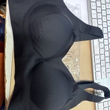 Belvia Seamless Comfort Bra Black Size L  - removable pads no box ,brand new