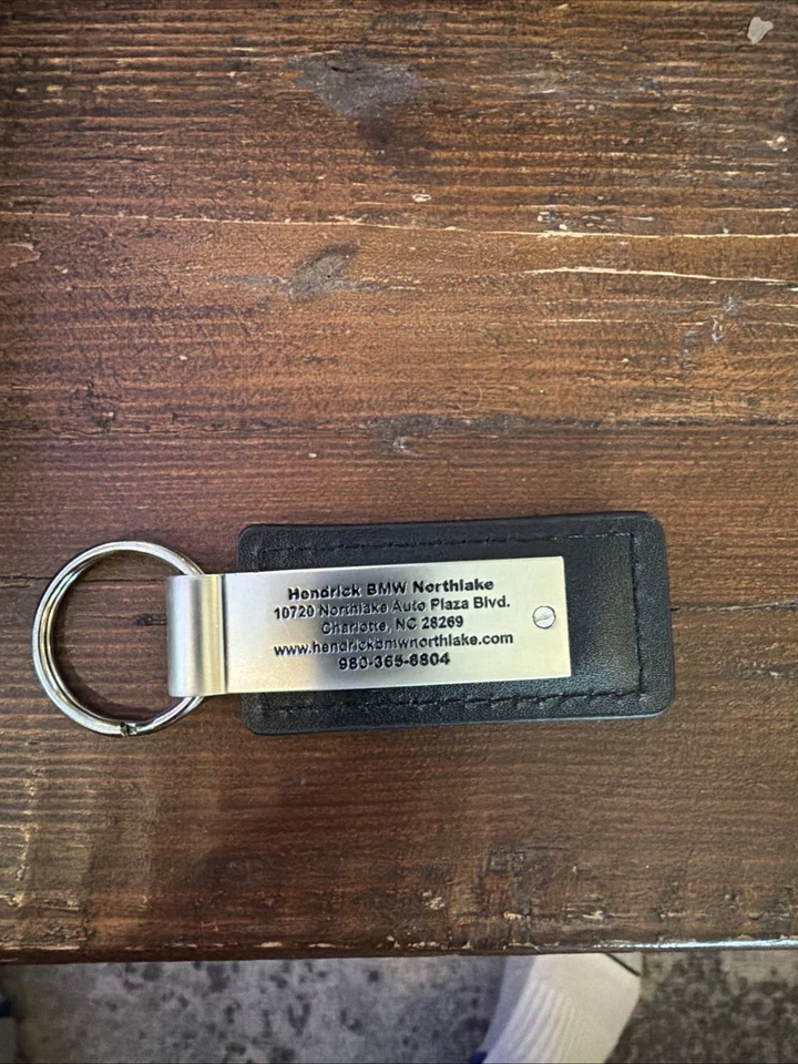Llavero BMW marrón y negro cuero genuino llave Hendrick BMW Northlake Foto 3 de 4